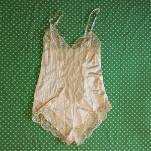 Vintage Wonder Maid lacy Negligee/Teddy in cream/off white